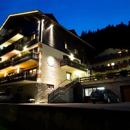 Cardo Hotel 3*