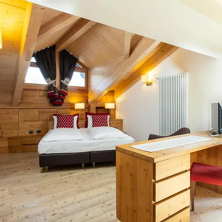 Cardo Hotel 3*