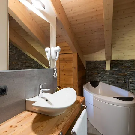 Cardo Hotel 3*