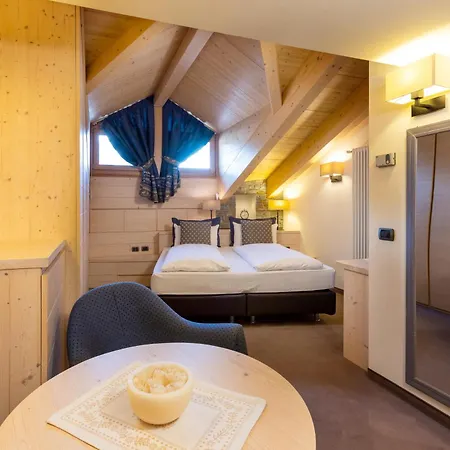 Cardo Hotel