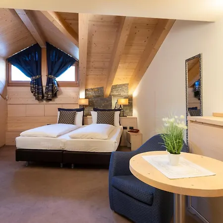 Cardo Hotel 3*