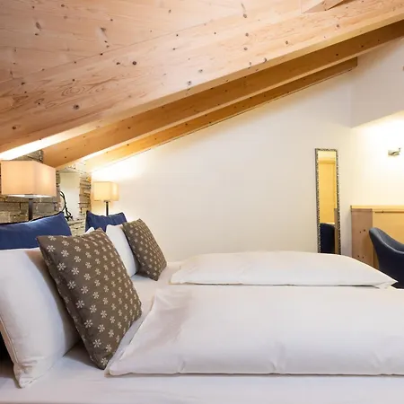 Cardo Hotel