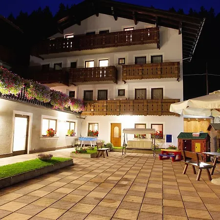 Cardo Otel 3*